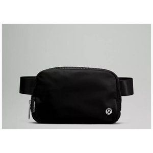 Black lululemon everywhere belt bag NWT
